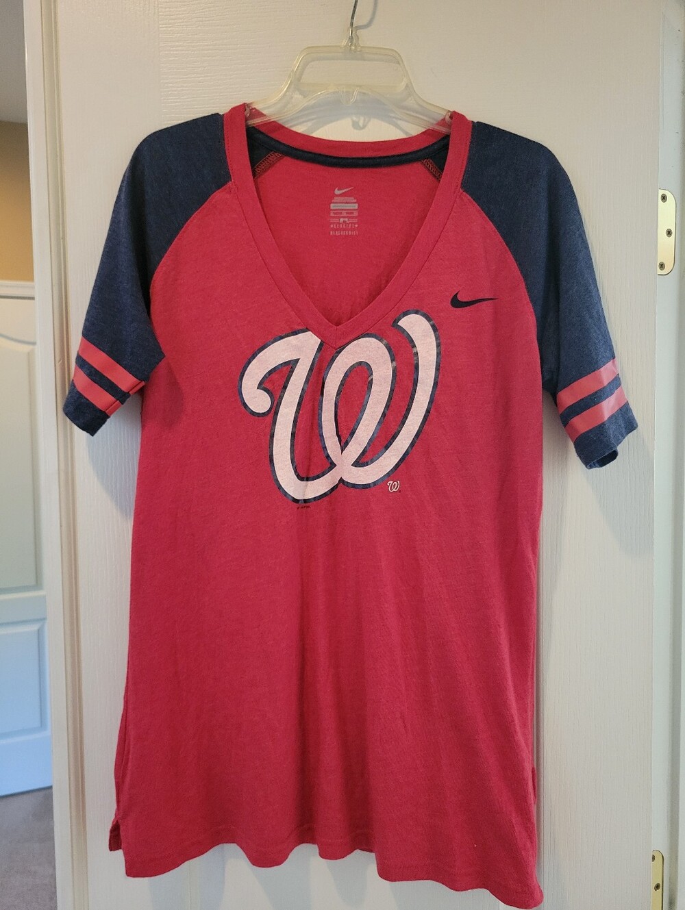 Nike Washington Nationals Womens XL Shirt V-Neck Red Navy Curly W Raglan MLB